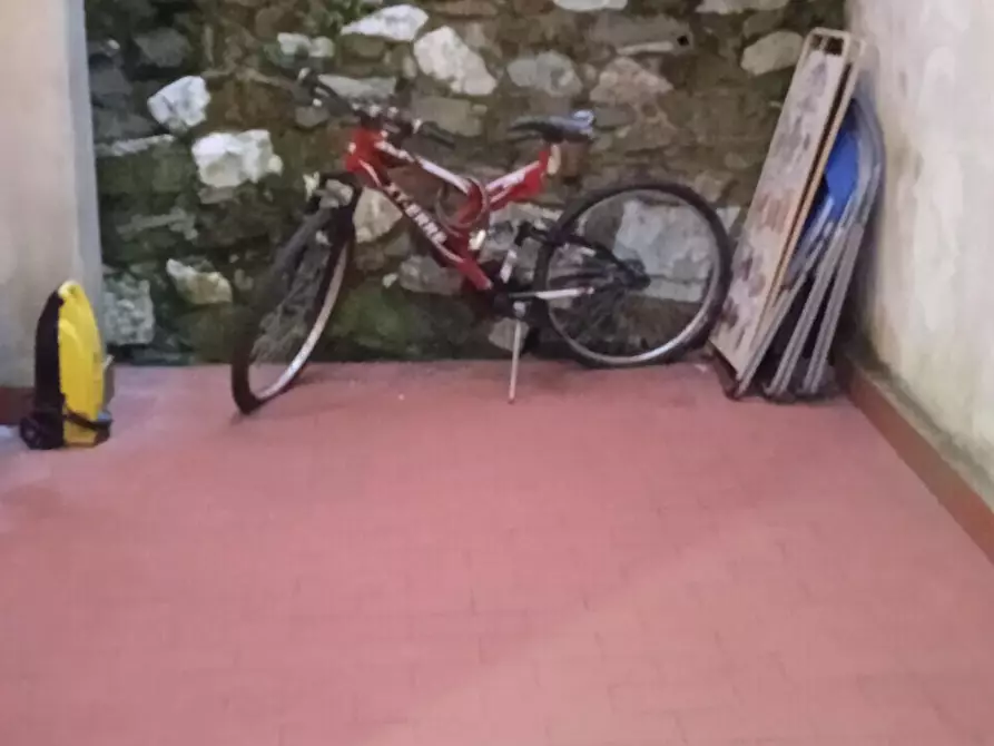 Immagine 6 di Porzione di casa in vendita  a Carrara