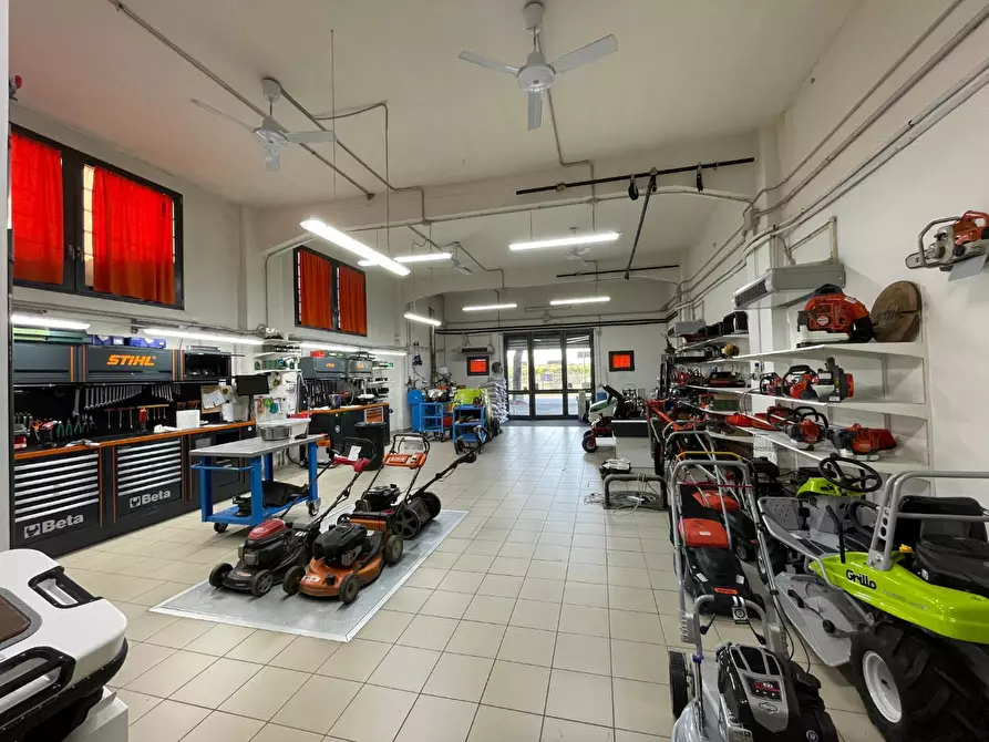 Immagine 23 di Laboratorio in vendita  a Empoli