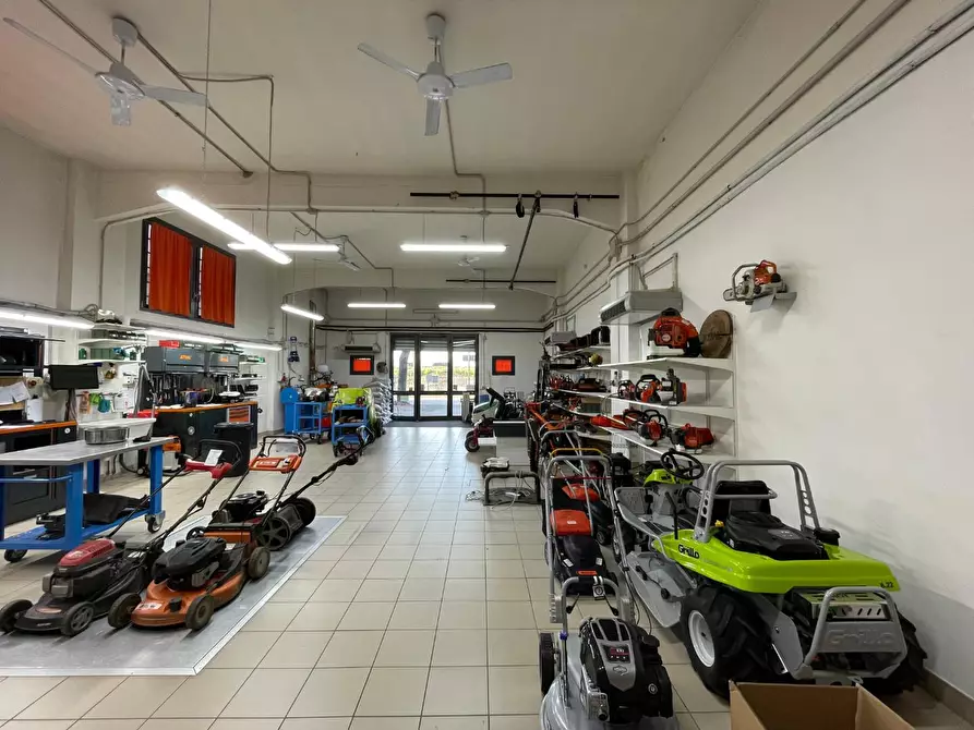 Immagine 22 di Laboratorio in vendita  a Empoli