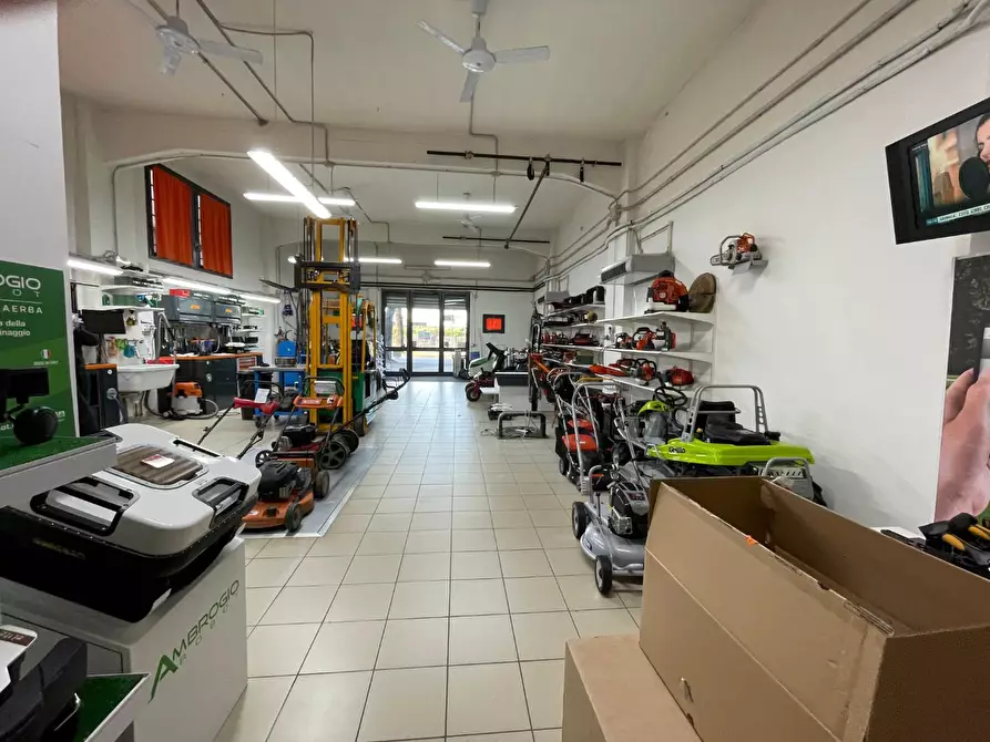 Immagine 26 di Laboratorio in vendita  a Empoli