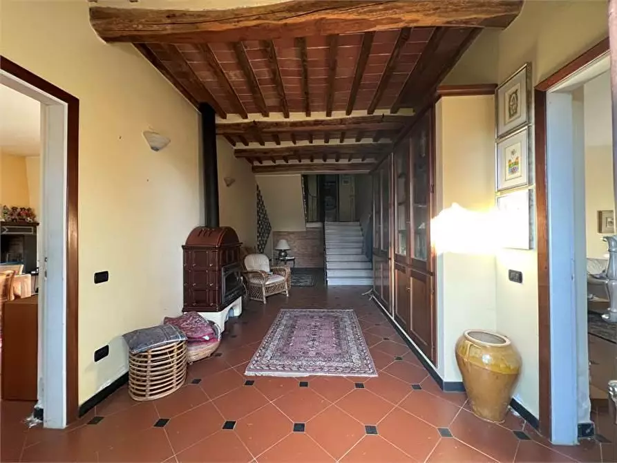 Immagine 1 di Casa indipendente in vendita  a Carrara