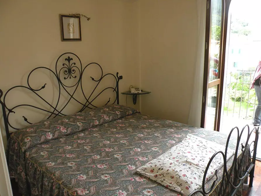 Immagine 8 di Villetta a schiera in vendita  a Massa