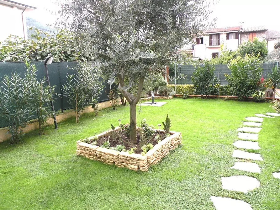 Immagine 16 di Villetta a schiera in vendita  a Massa