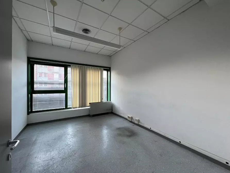 Immagine 18 di Ufficio in vendita  a Empoli