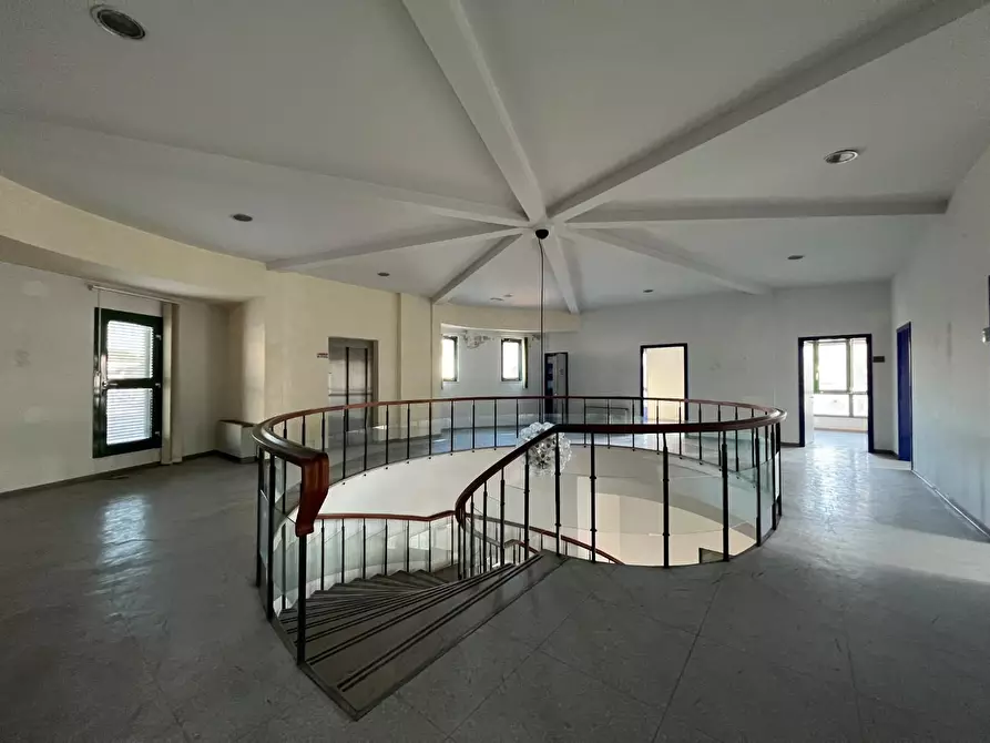 Immagine 15 di Ufficio in vendita  a Empoli