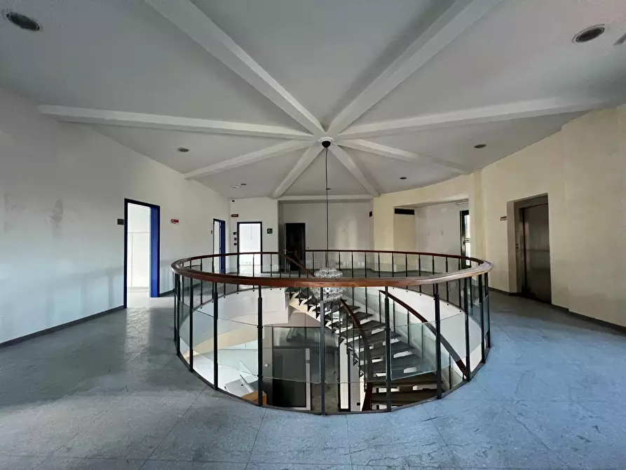 Immagine 21 di Ufficio in vendita  a Empoli