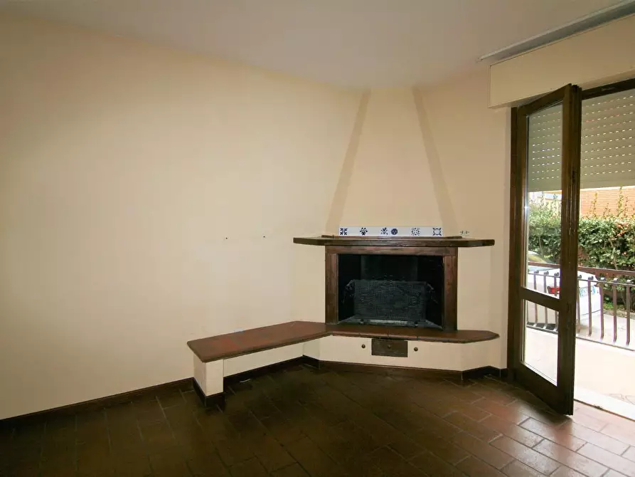 Immagine 3 di Porzione di casa in vendita  a Ortonovo