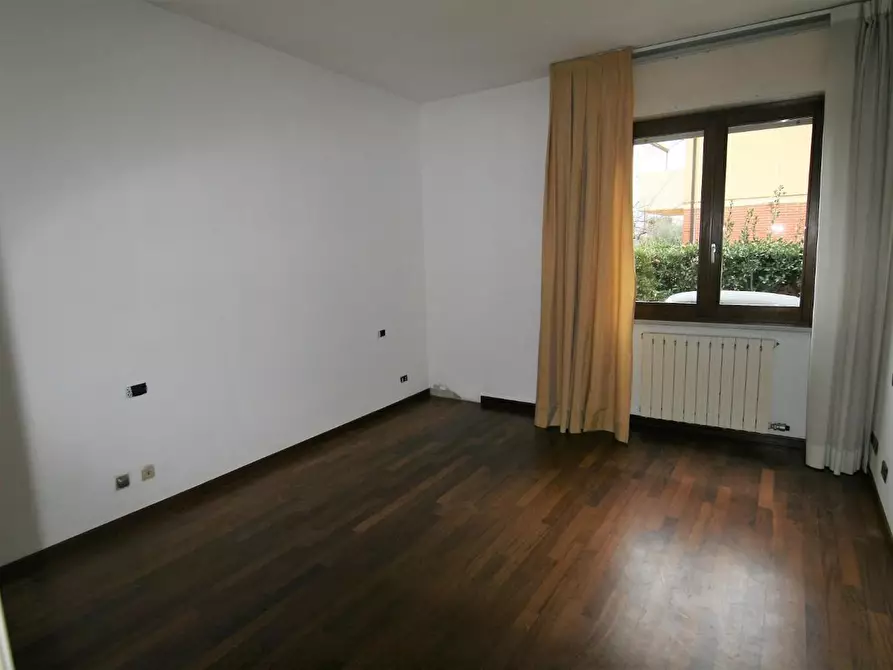 Immagine 10 di Porzione di casa in vendita  a Ortonovo