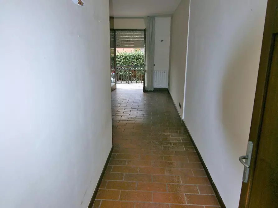 Immagine 4 di Porzione di casa in vendita  a Ortonovo