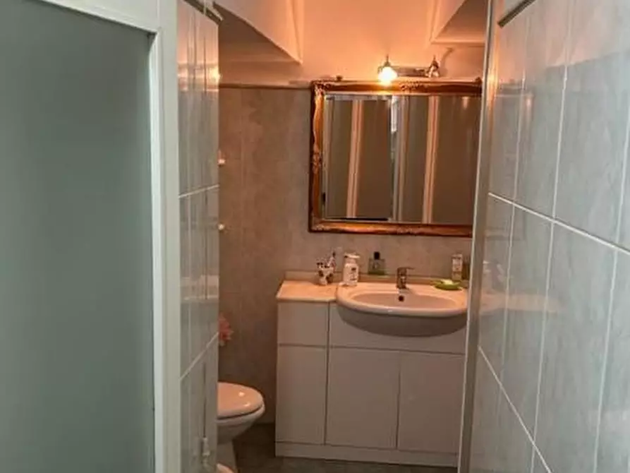 Immagine 13 di Appartamento in vendita  a Siena