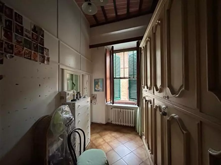 Immagine 12 di Appartamento in vendita  a Siena