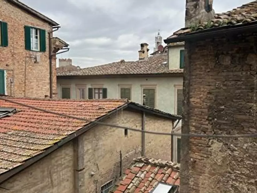 Immagine 6 di Appartamento in vendita  a Siena