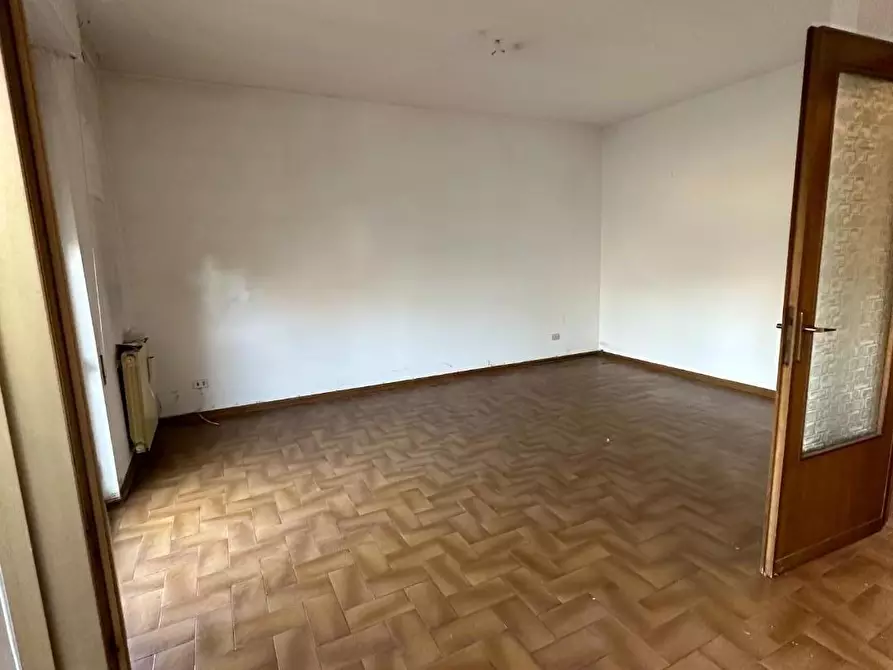 Immagine 12 di Villetta a schiera in vendita  a Massa