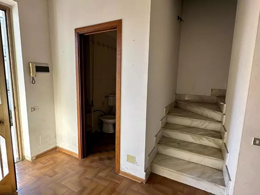 Immagine 8 di Villetta a schiera in vendita  a Massa