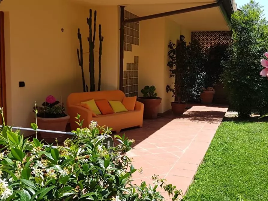 Immagine 4 di Casa bifamiliare in vendita  a Massarosa