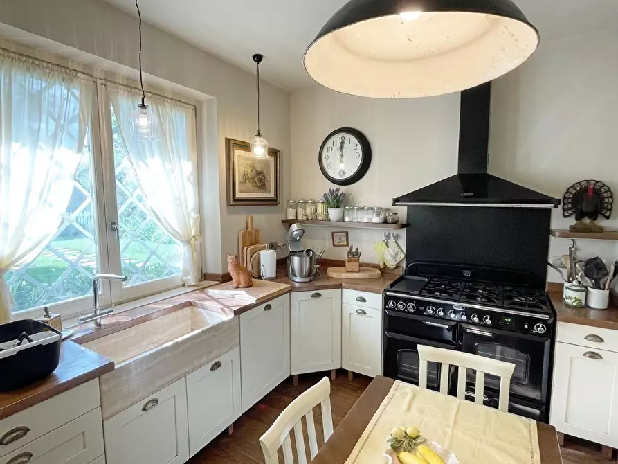 Immagine 13 di Villa in affitto  a Forte Dei Marmi