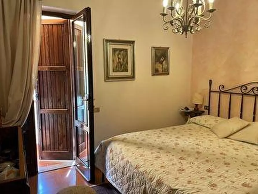 Immagine 18 di Casa bifamiliare in vendita  a Viareggio