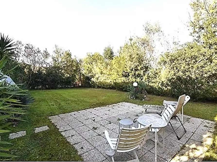 Immagine 3 di Casa colonica in vendita  a Pietrasanta