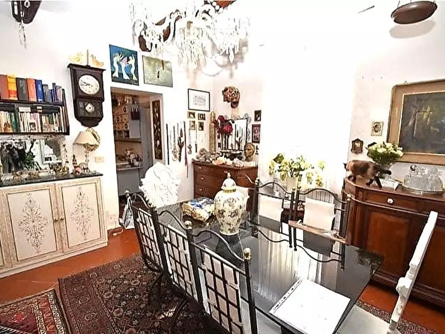 Immagine 8 di Casa colonica in vendita  a Pietrasanta