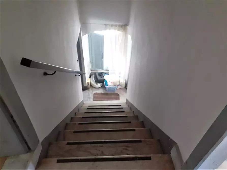 Immagine 15 di Casa indipendente in vendita  a Massa