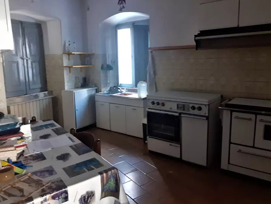 Immagine 1 di Casa indipendente in vendita  a Massa