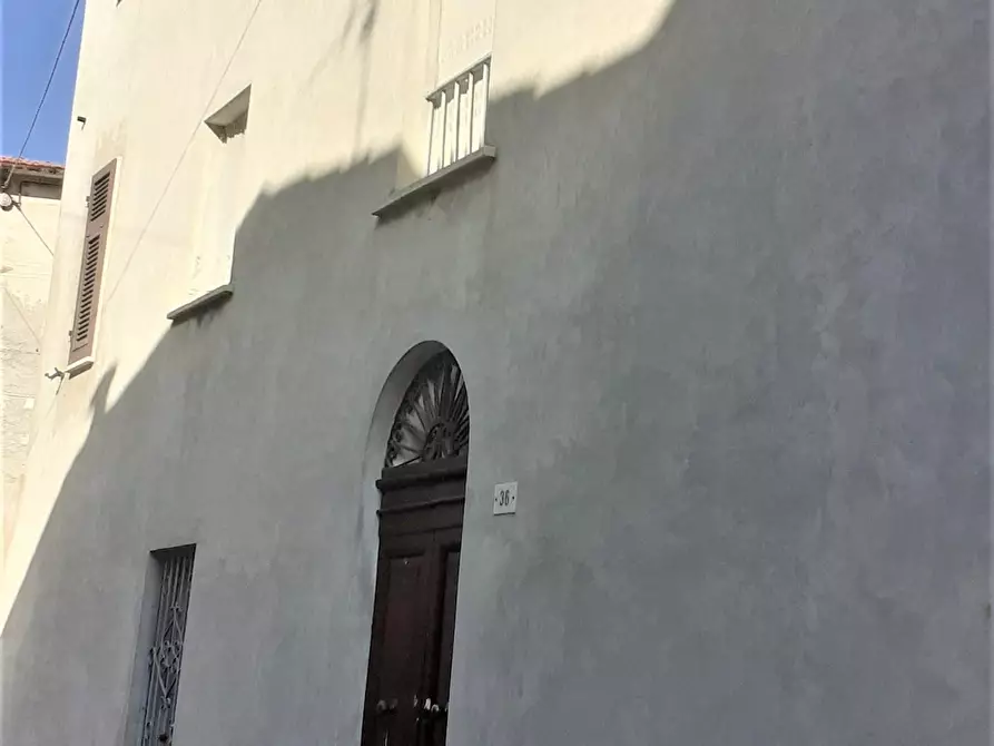 Immagine 2 di Casa indipendente in vendita  a Massa