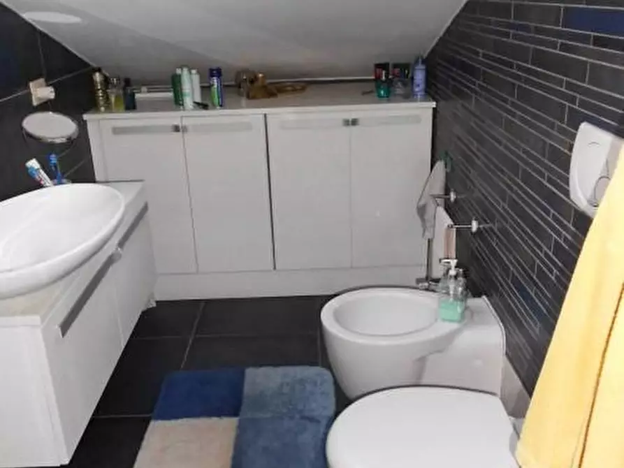 Immagine 31 di Porzione di casa in vendita  a Massa