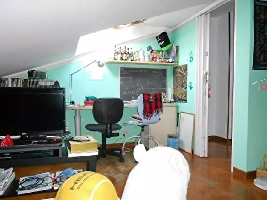 Immagine 29 di Porzione di casa in vendita  a Massa