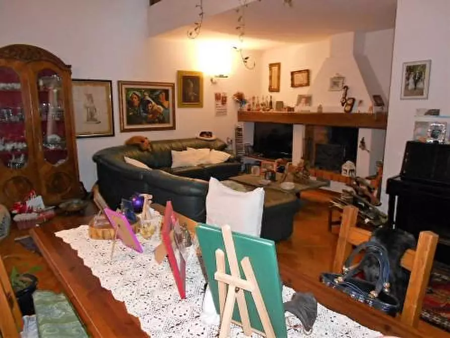 Immagine 5 di Porzione di casa in vendita  a Massa