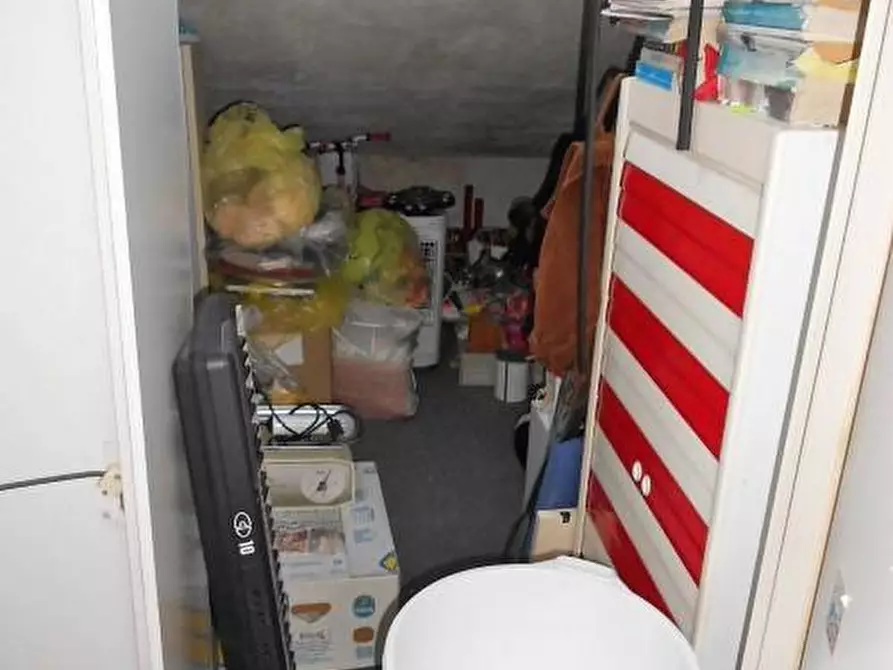 Immagine 32 di Porzione di casa in vendita  a Massa