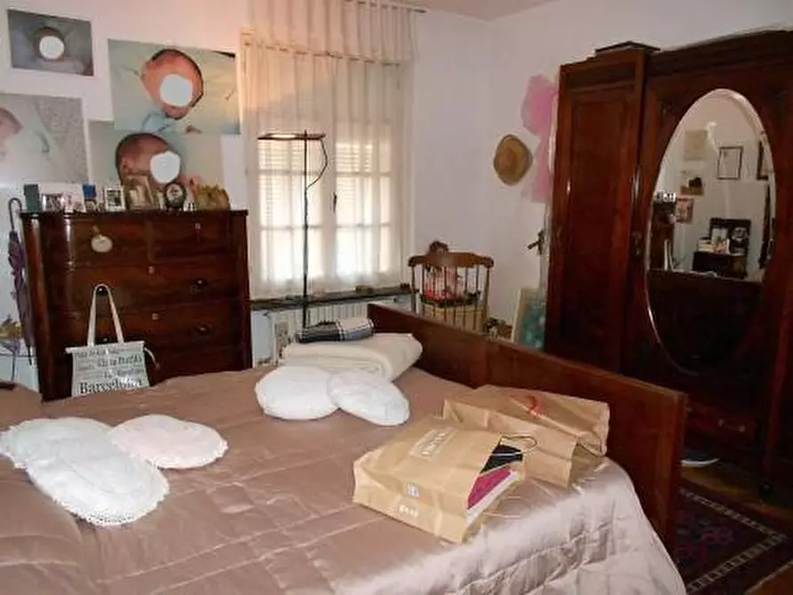 Immagine 15 di Porzione di casa in vendita  a Massa