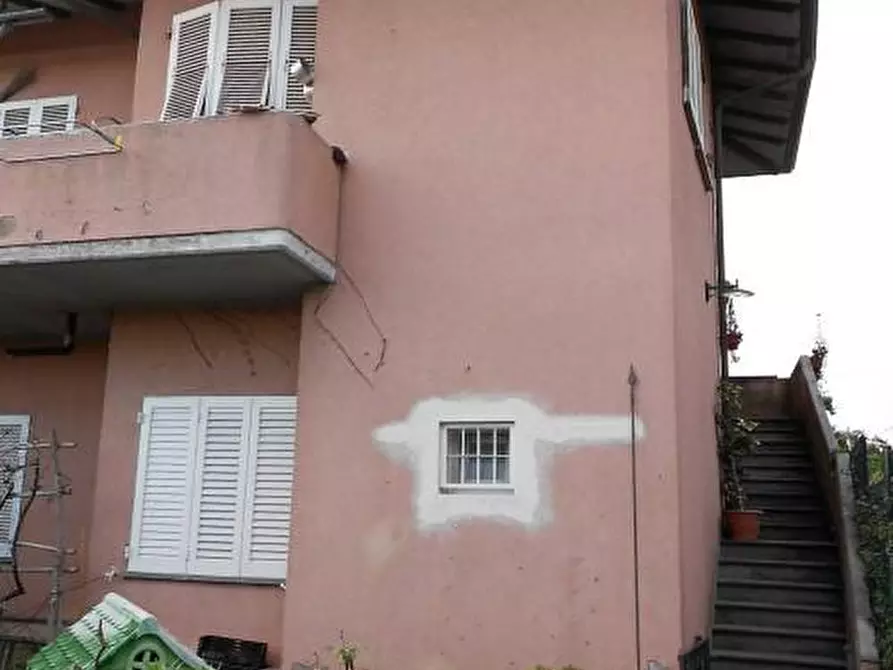 Immagine 36 di Porzione di casa in vendita  a Massa