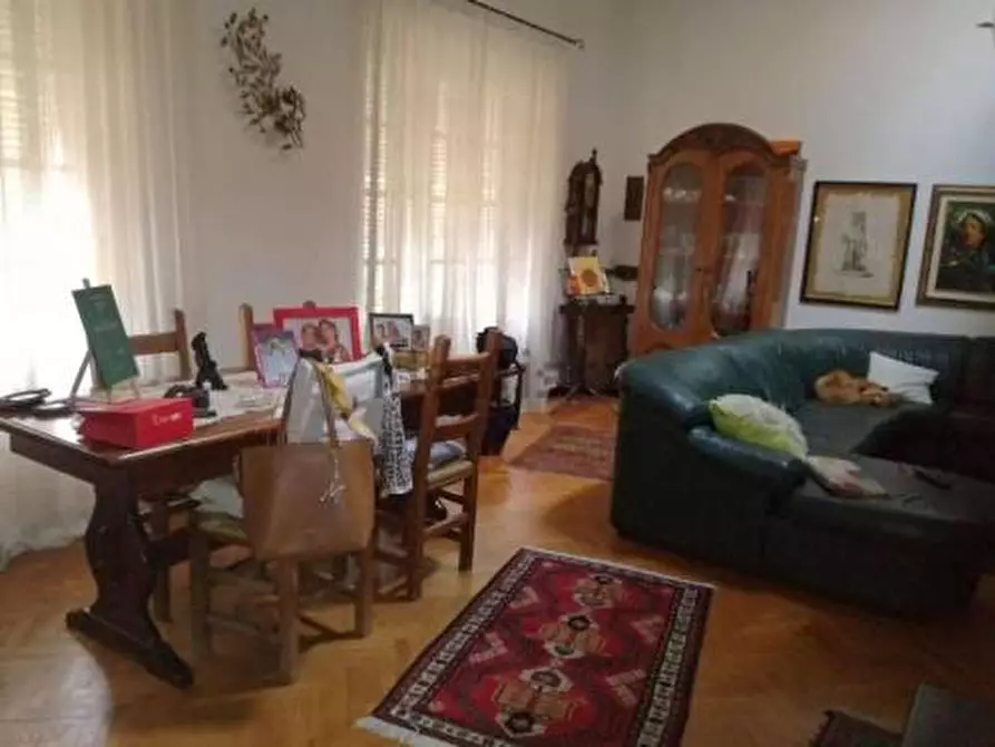 Immagine 8 di Porzione di casa in vendita  a Massa