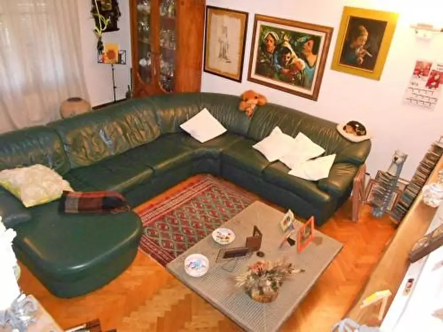 Immagine 27 di Porzione di casa in vendita  a Massa