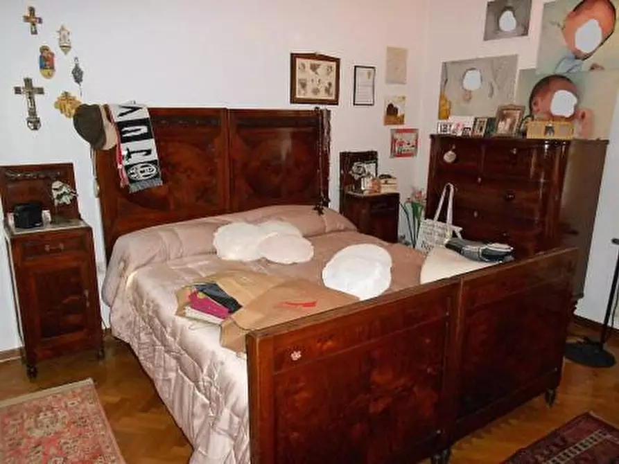 Immagine 14 di Porzione di casa in vendita  a Massa