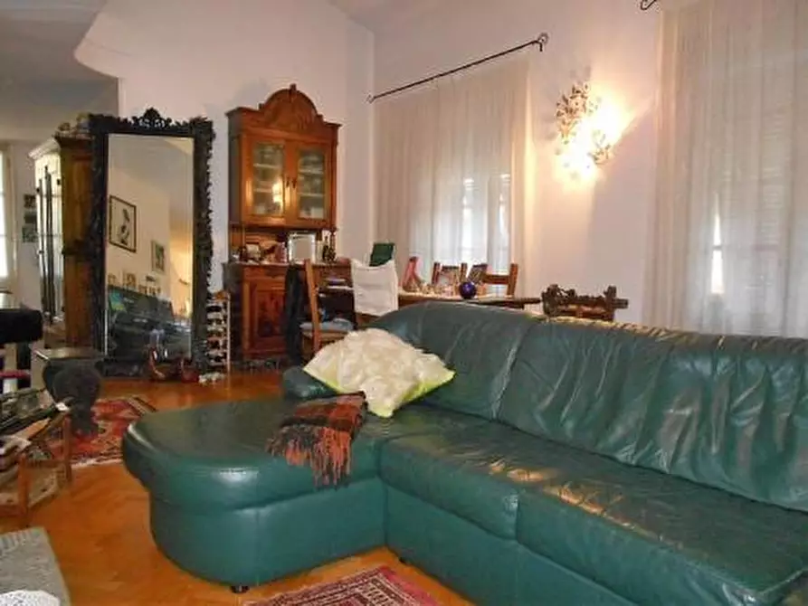 Immagine 7 di Porzione di casa in vendita  a Massa