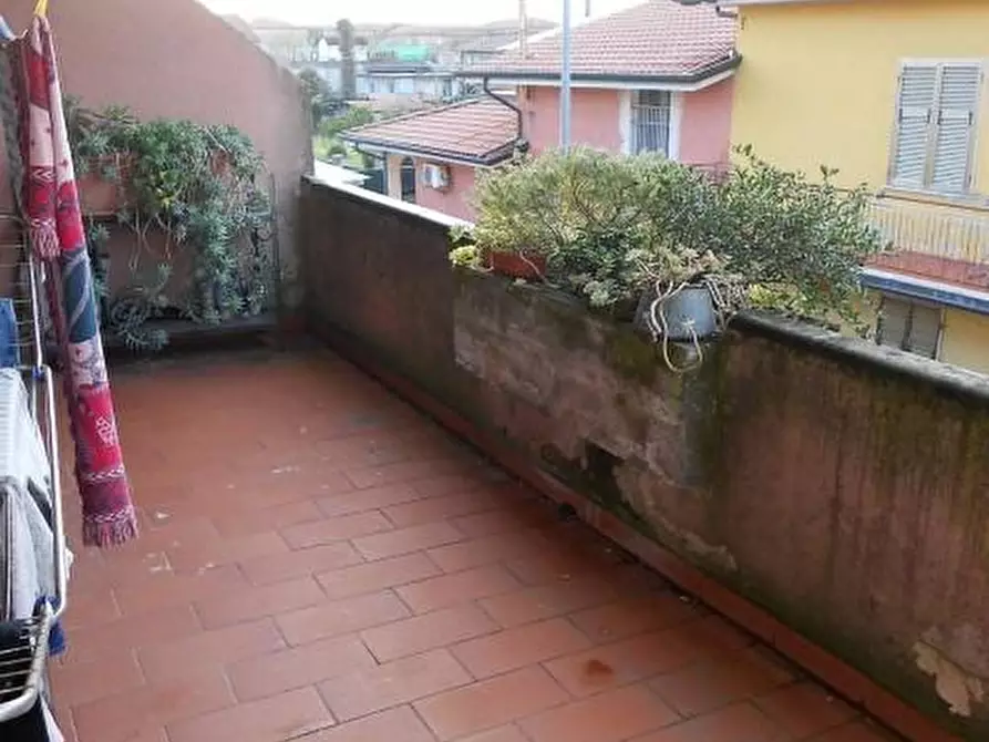 Immagine 34 di Porzione di casa in vendita  a Massa