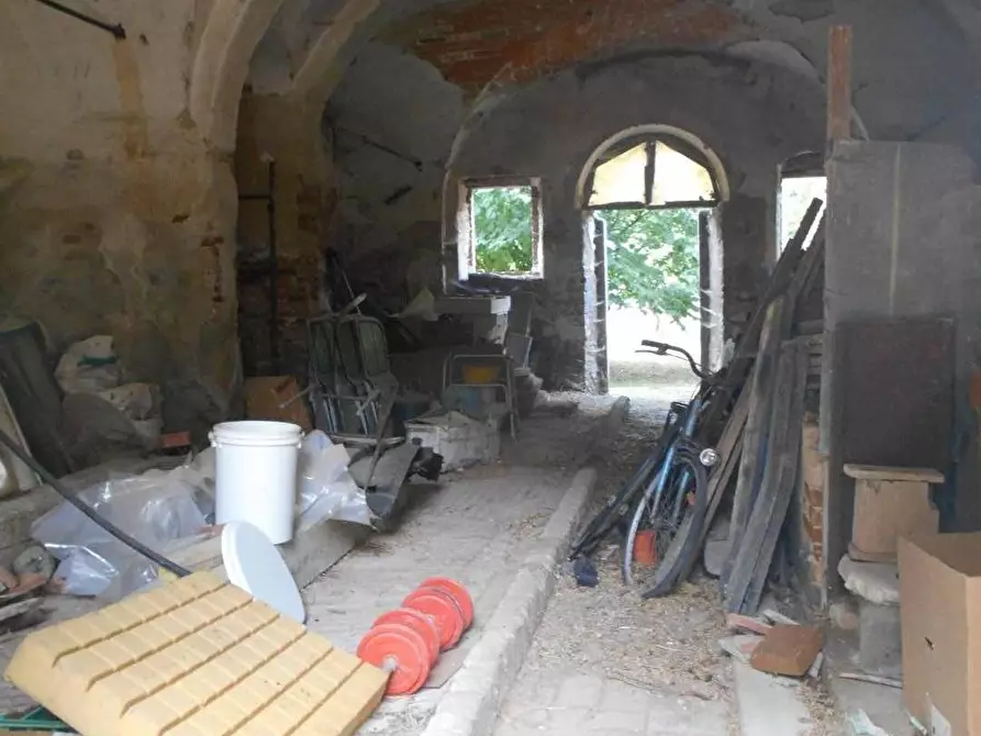 Immagine 40 di Casa colonica in vendita  a Fauglia