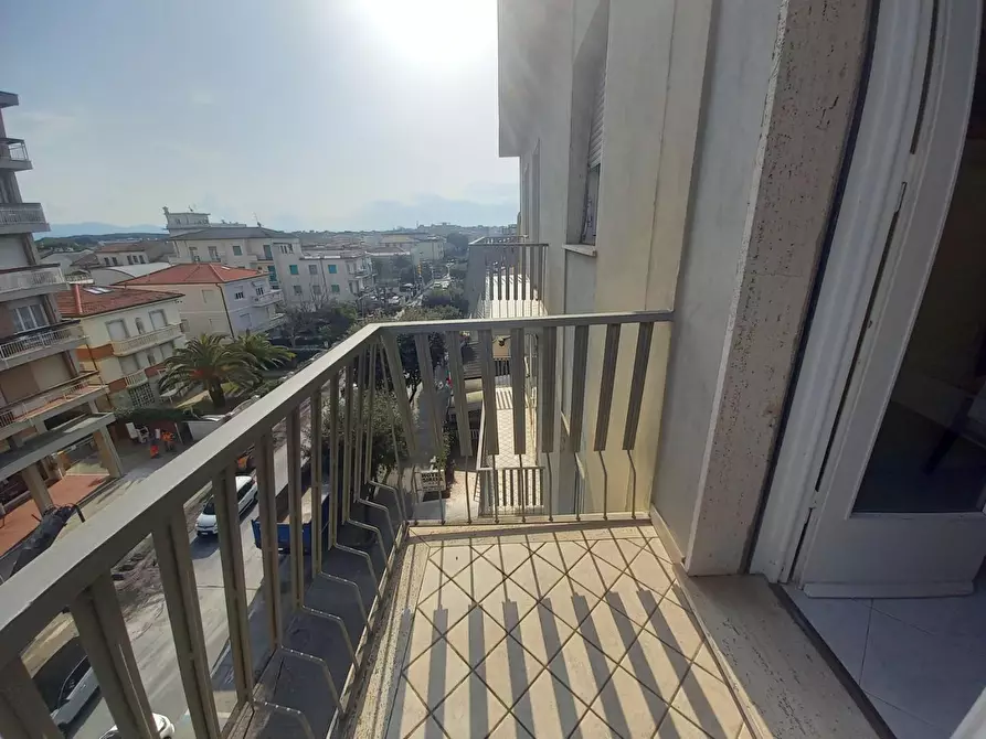 Immagine 11 di Appartamento in affitto  a Camaiore