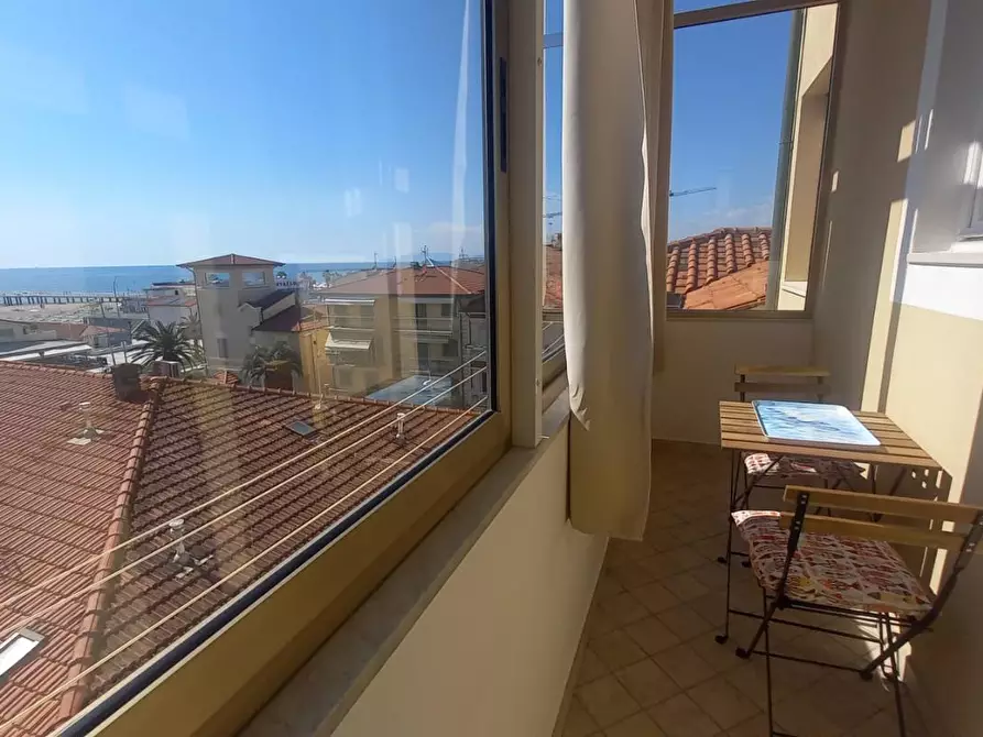 Immagine 19 di Appartamento in affitto  a Camaiore