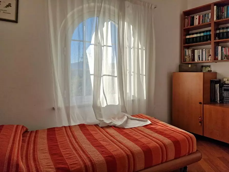 Immagine 12 di Villa in vendita  a Carrara