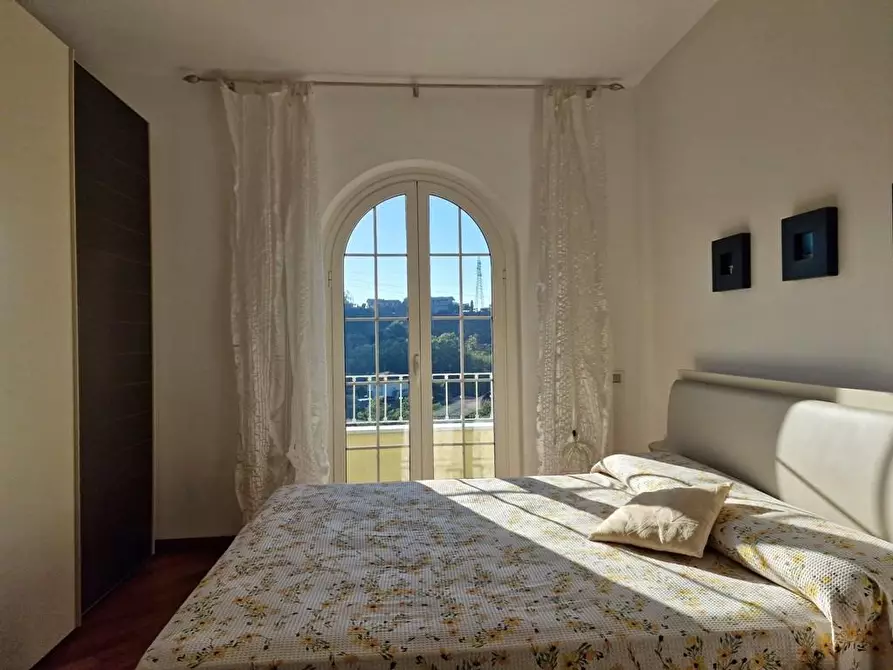 Immagine 9 di Villa in vendita  a Carrara