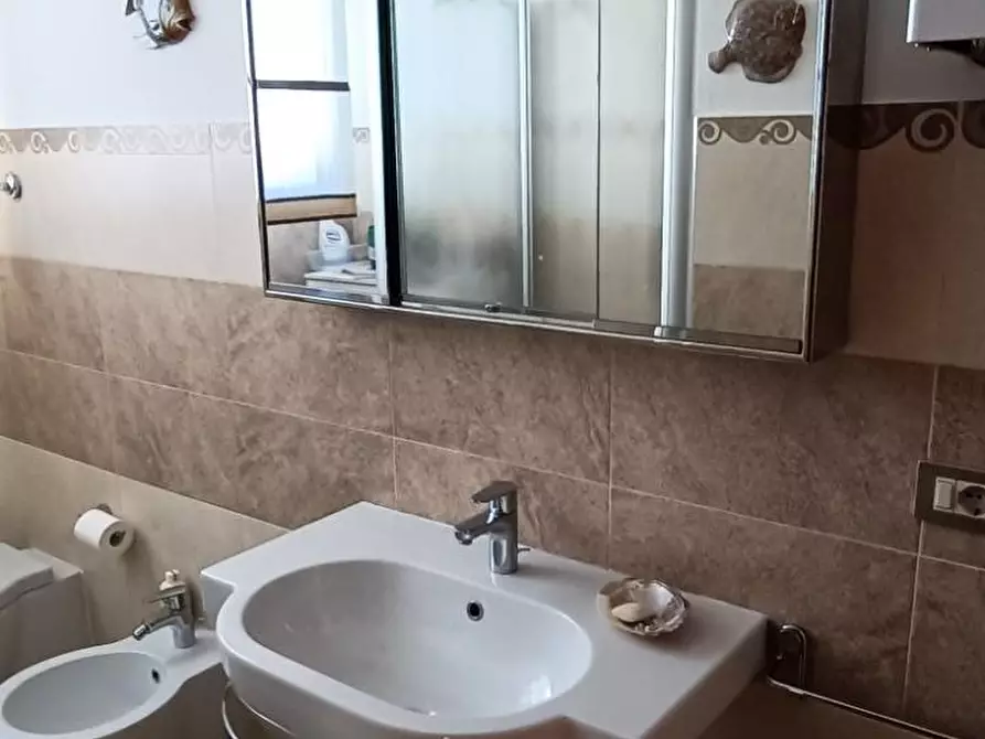 Immagine 27 di Appartamento in affitto  a Massa