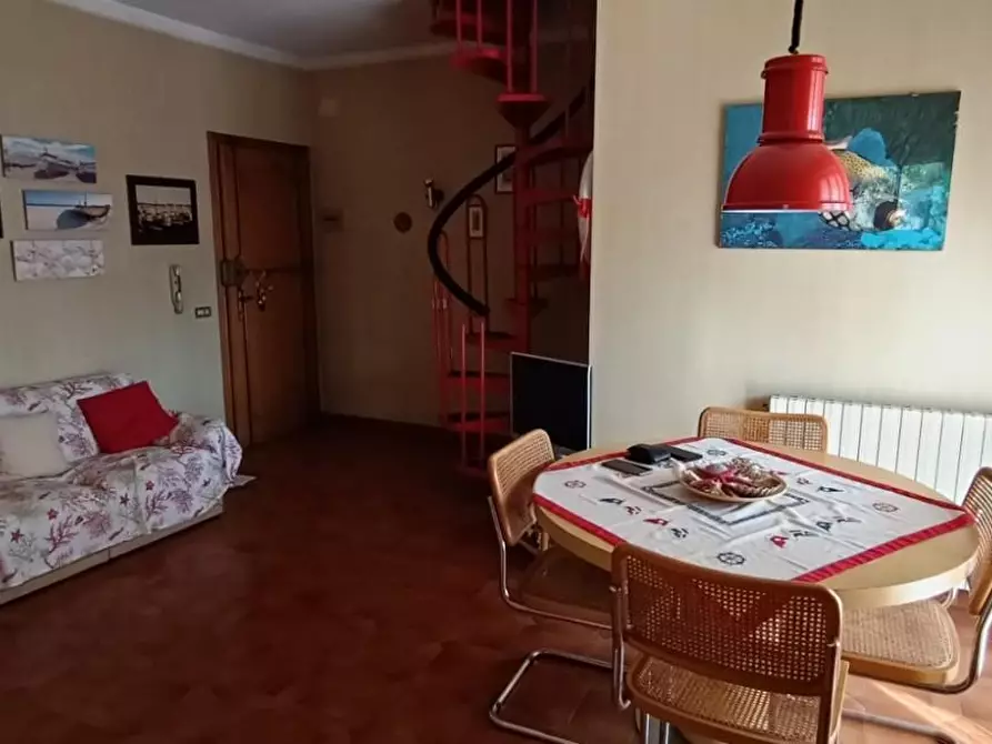 Immagine 6 di Appartamento in affitto  a Massa