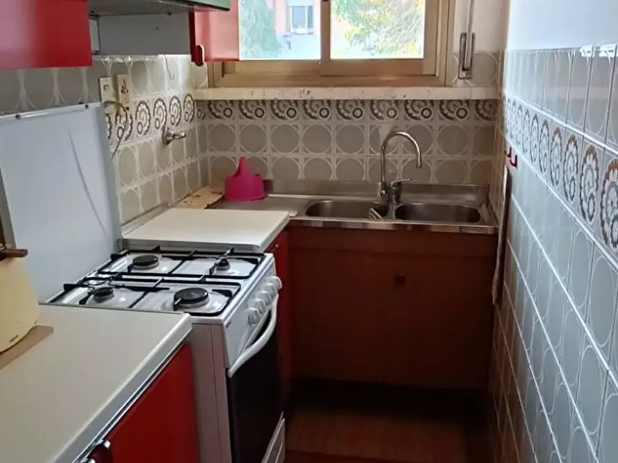 Immagine 7 di Appartamento in affitto  a Massa