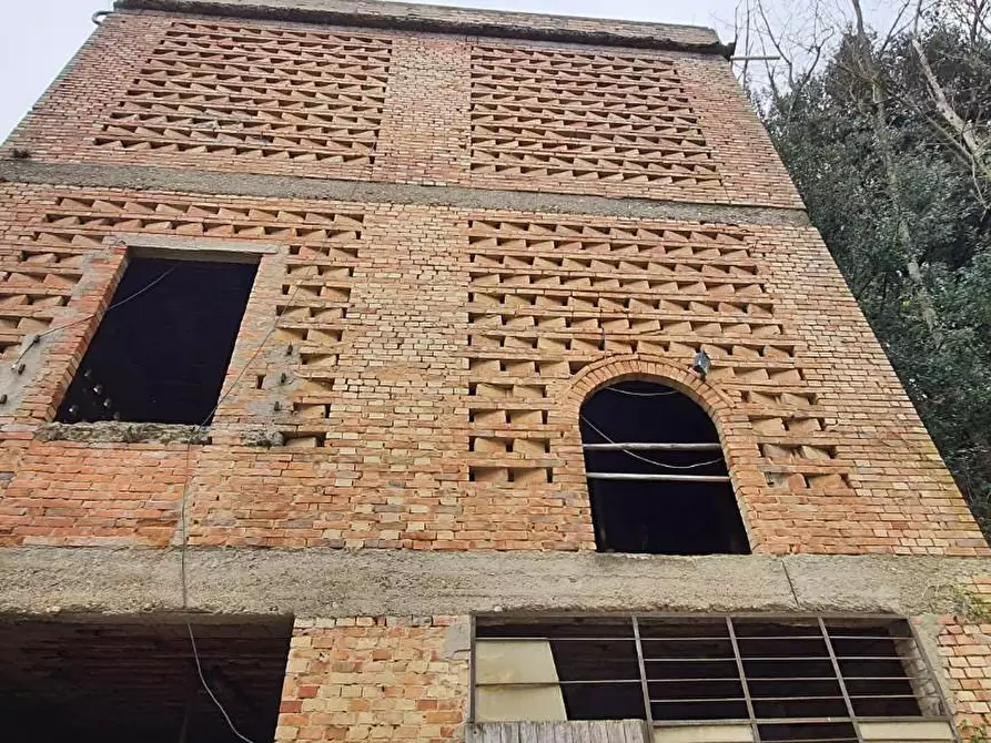 Immagine 2 di Deposito in vendita  a Capannoli