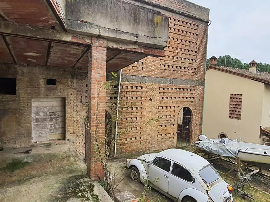 Immagine 15 di Deposito in vendita  a Capannoli