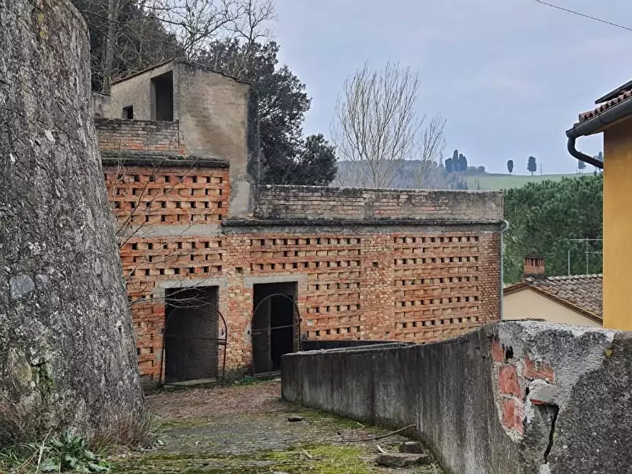 Immagine 22 di Deposito in vendita  a Capannoli