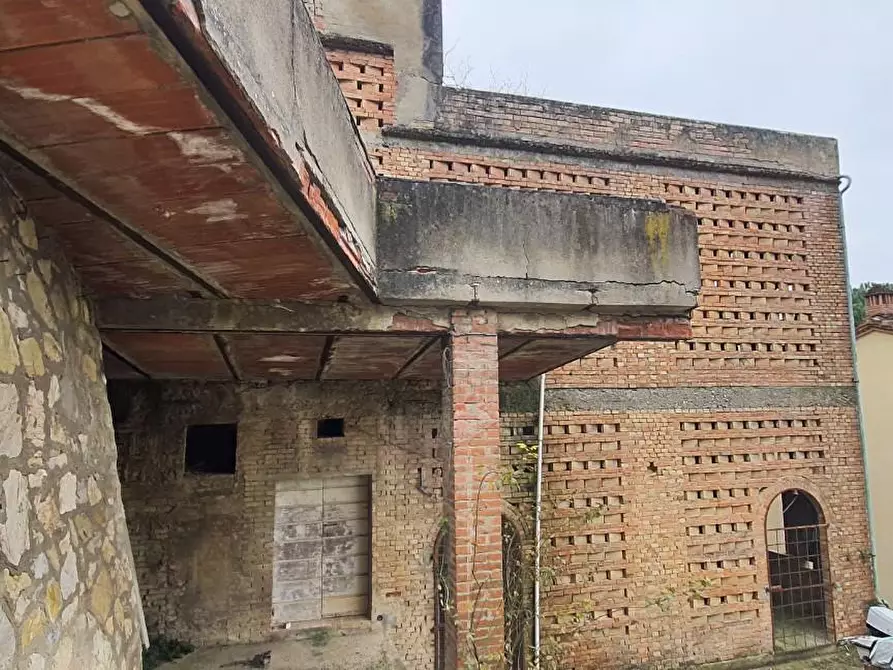 Immagine 14 di Deposito in vendita  a Capannoli