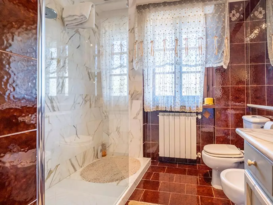 Immagine 34 di Villa in vendita  a Bientina